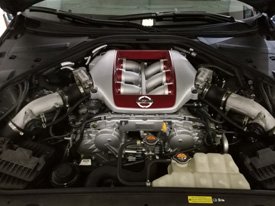 Nissan R35 GTR karosszéria javítás: Karosszéria szétbontás, összeszerelés 2